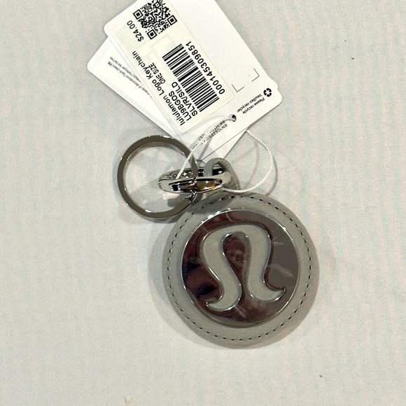 Lululemon Bag Charm and Key Chain With Mirror, Silver Drop, Grey NWT - Picture 7 of 8